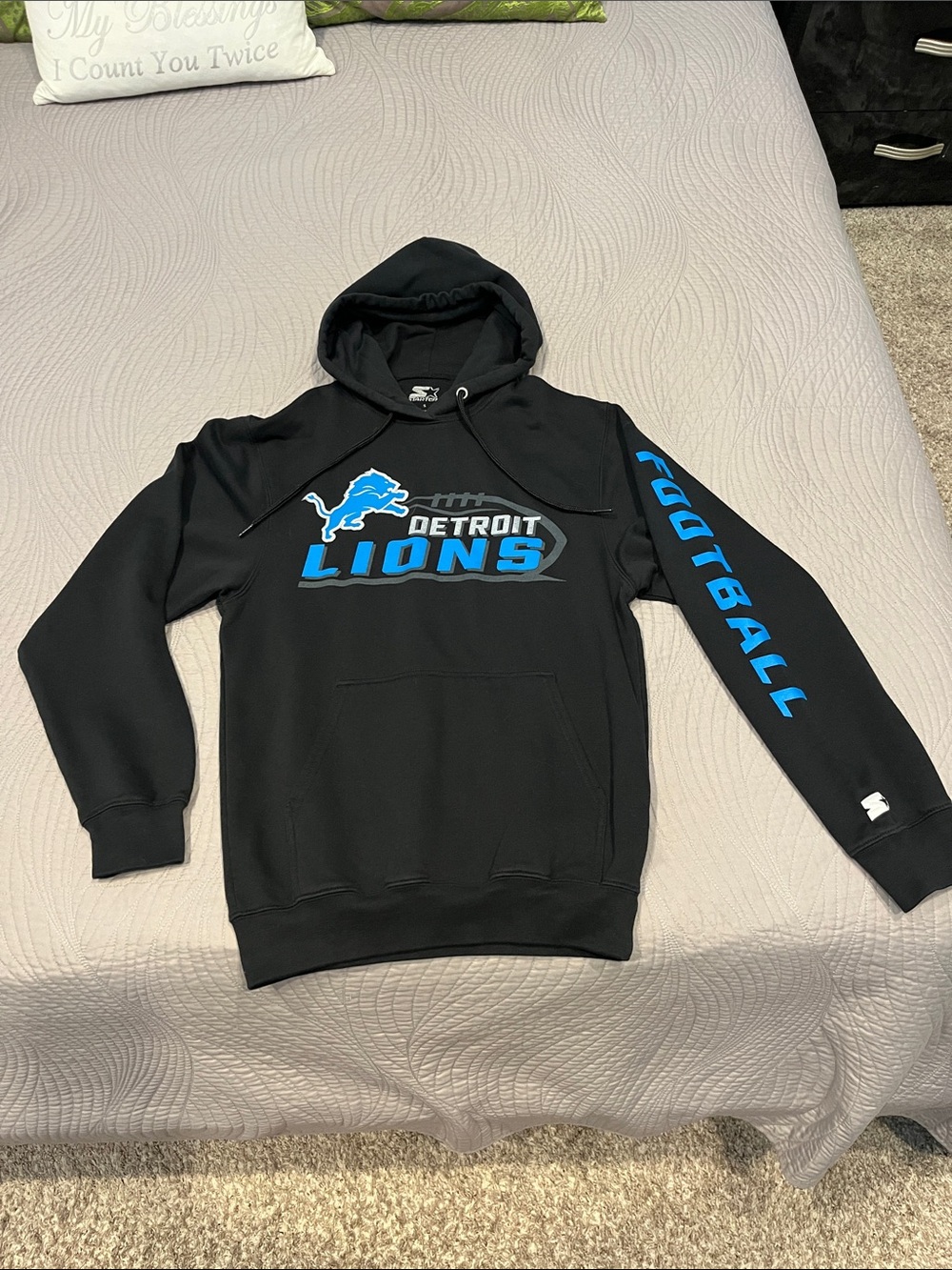 STARTER Men's Black Detroit Lions Crewneck Hoodie with Blue Logo